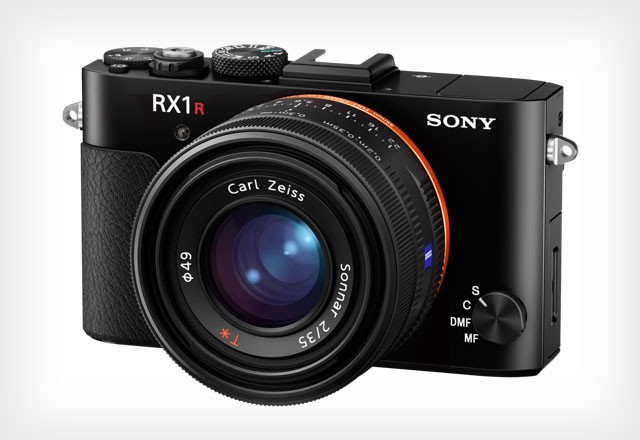 Sony RX1R II – первый в мире компактный полнокадровый фотоаппарат с оптическим переменным фильтром низких частот