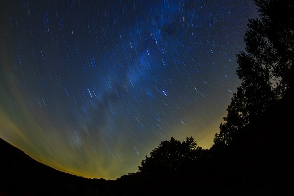 Съемка ночного неба в пейзажной фотографии