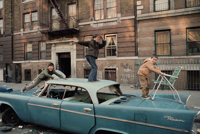 Депрессивные улицы Нью-Йорка 70-х и его жители. Фотограф Камило Хосе Вергара