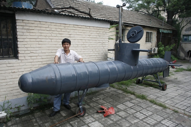 Что делают китайцы в домашних условиях - от подводной лодки до вертолета