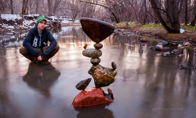 Медитирующие камни Майкла Грэба бросают вызов законам физики