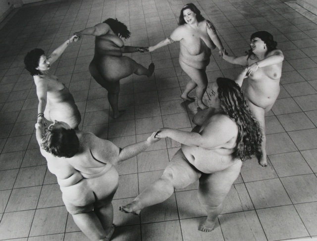 Леонард Нимой отстаивал полных женщин с помощью фотографии