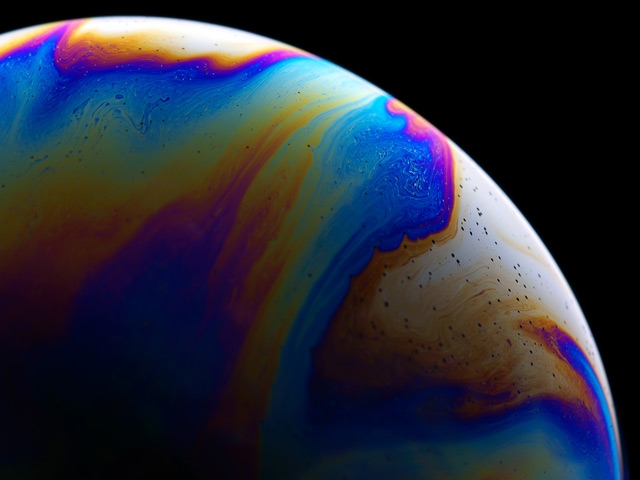 Таинственные планеты из мыльных пузырей от фотографа Джейсона Тозера  