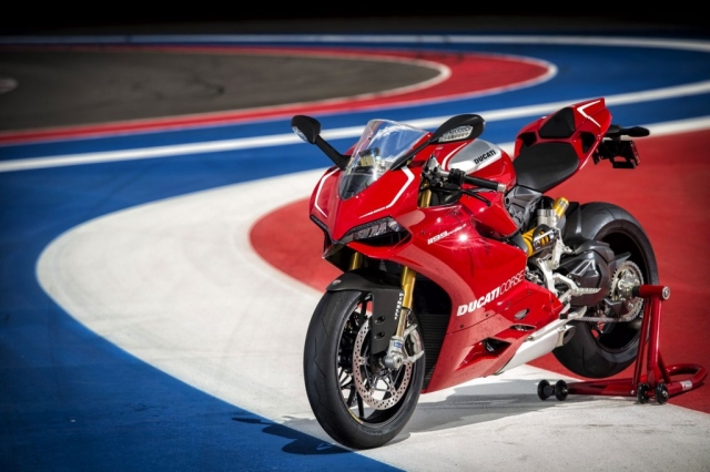 Сверхлегкий гоночный мотоцикл 2013 Ducati 1199 Panigale R