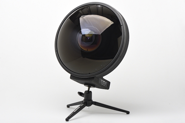 Видеосъёмка с Nikkor 6 мм F/2.8 - объектив который может видеть позади себя
