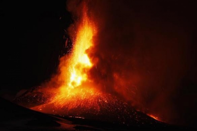Извержение вулкана Этна в фотографиях Антонио Парринелло (Antonio Parrinello)