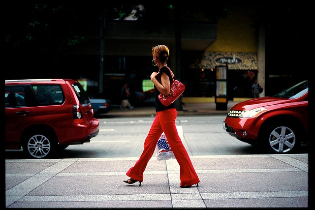 Красный цвет в уличной фотографии - 35 вдохновляющих примеров