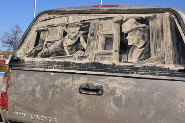 Художник превращает грязные автомобили в произведения искусства