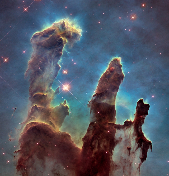 «Столпы творения» - новое культовое фото в высоком разрешении от НАСА