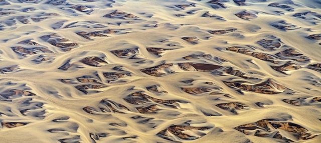 Эффектные воздушные фотографии вулканических рек Исландии