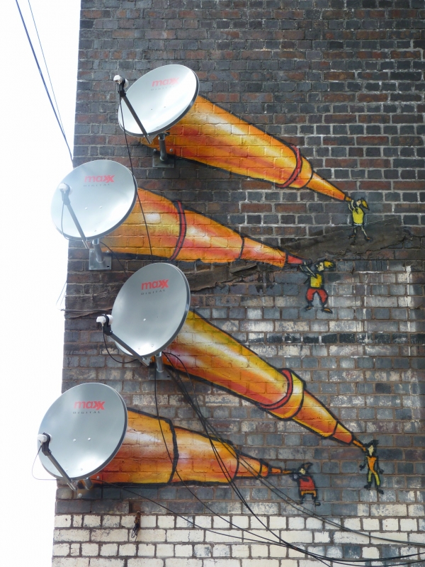 Телескопический стрит-арт в Бирмингеме, Великобритания