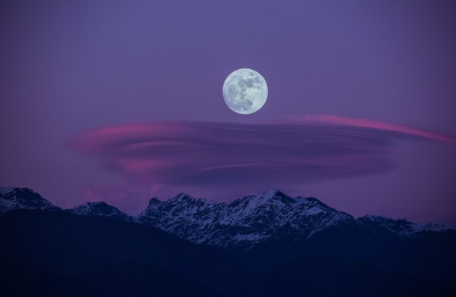 «Голубая Луна» в 30 потрясающих фотографиях