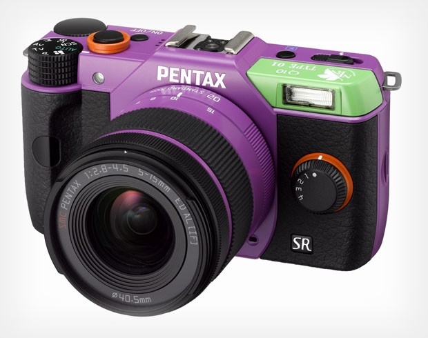 Яркий системный фотоаппарат Pentax Evangelion Q10