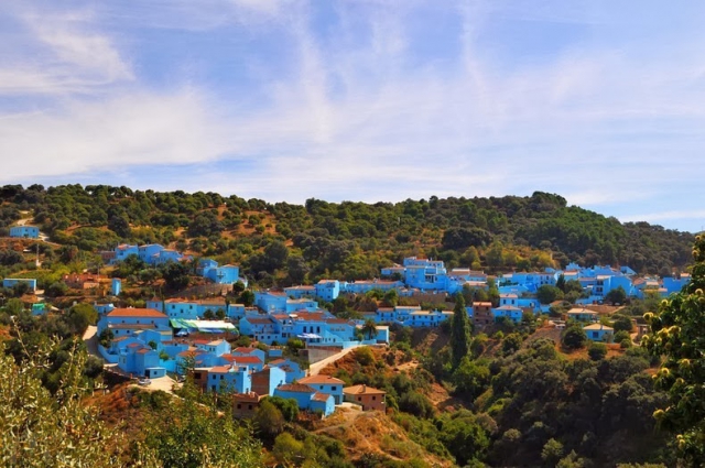 Хускар - голубая деревня или город смурфиков в Испании