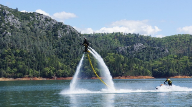 Взлетающий водный мотоцикл - Jetovator