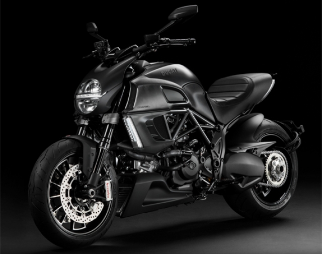 Радикальный мотоцикл Ducati Diavel Dark