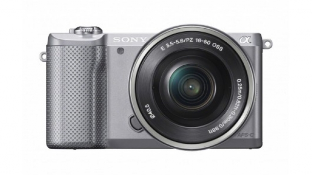 Sony анонсировала новый системный фотоаппарат α5000