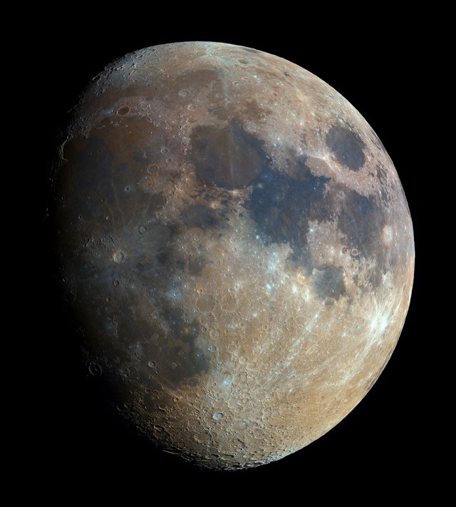 Польский астрофотограф-самоучка сделал фото Луны, объединив 32 000 снимков