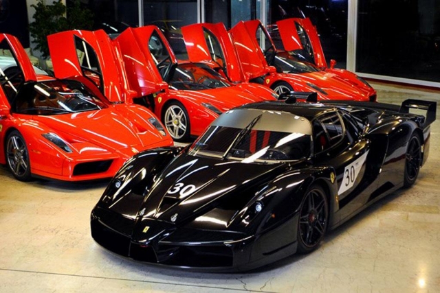 Михаэль Шумахер распродает эксклюзивные суперкары из собственного гаража
