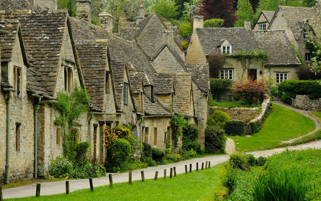 Байбери – самая красивая деревня Англии. Она даже в британских паспортах  изображена