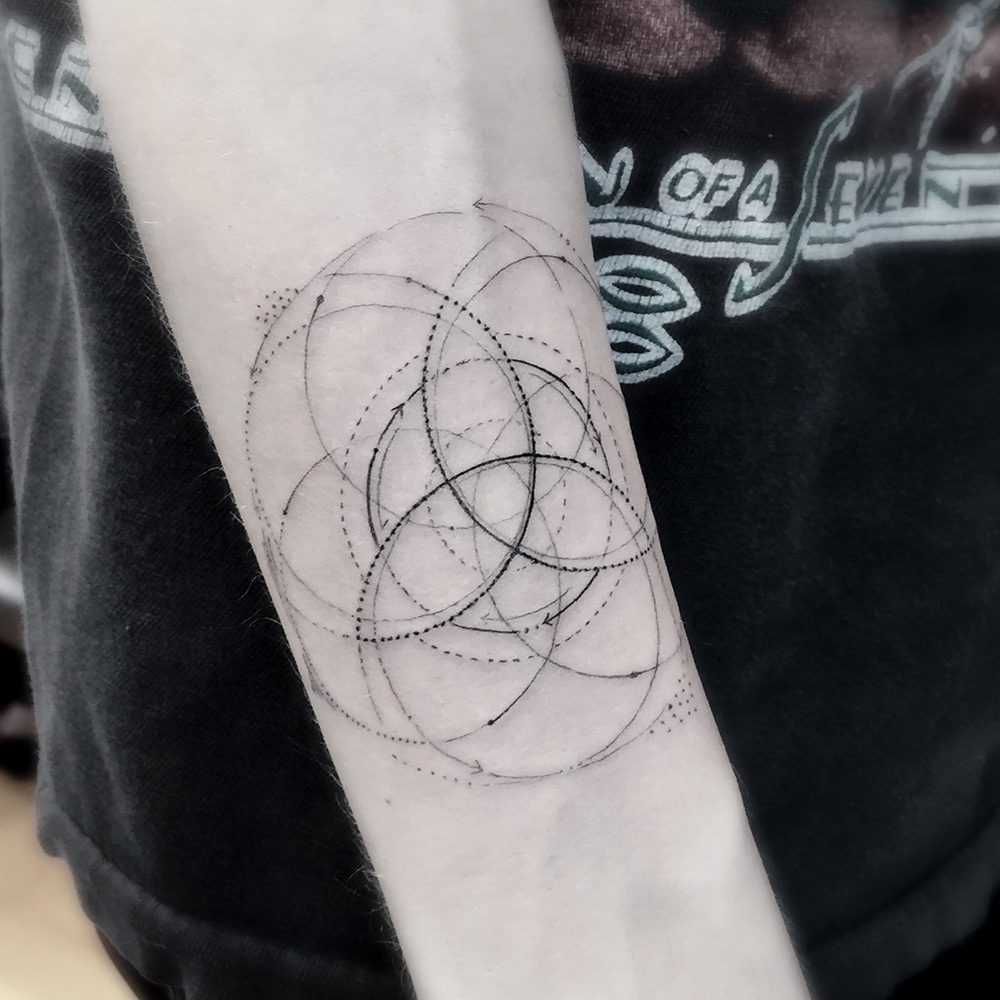 Тонкие и элегантные геометрические татуировки Доктора Ву - 4