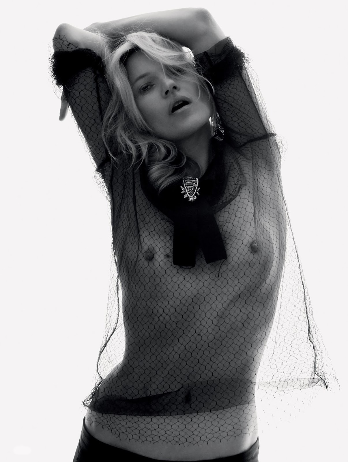 Легенда Кейт Мосс в фотосессии для журнала "Love" осень / зима 20...