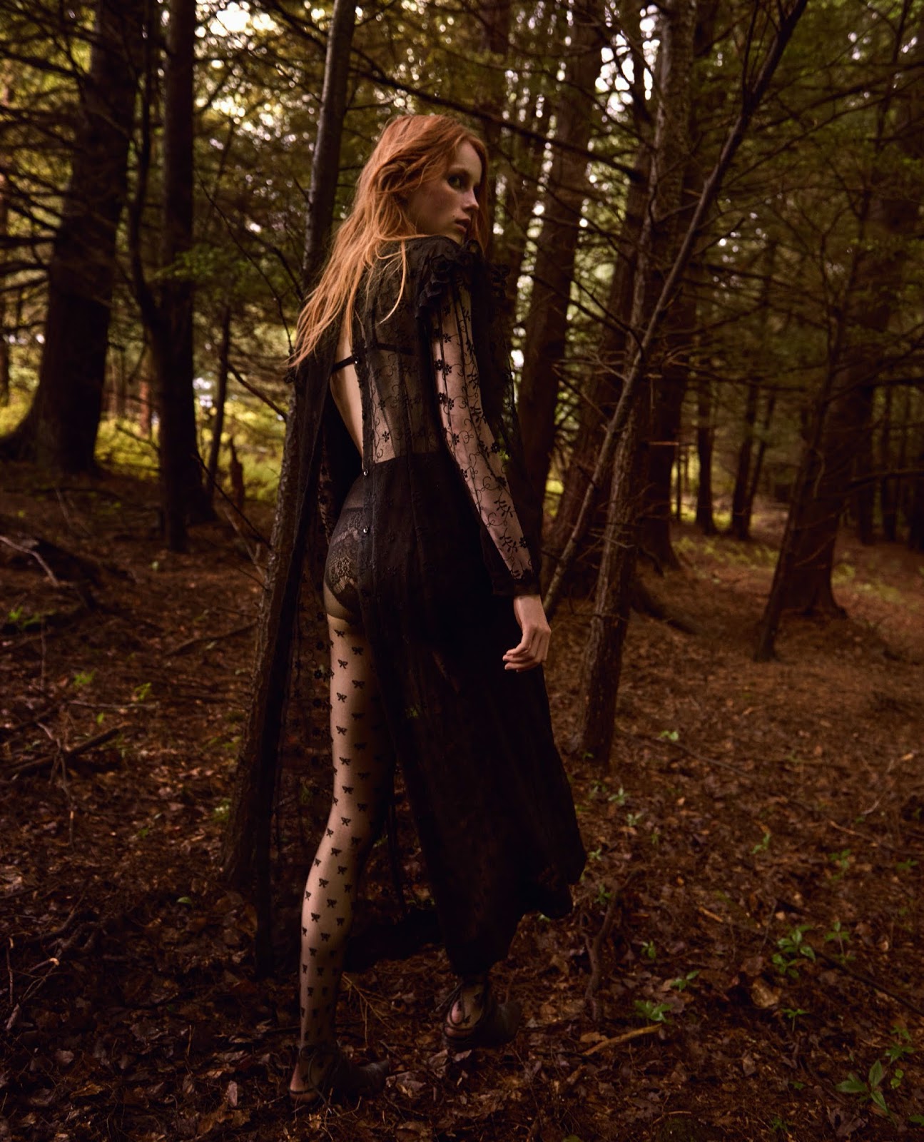 Колдовской час: Рианн Ван Ромпэй в фотосессии для сентябрьского выпуска Vogue Британия 2015