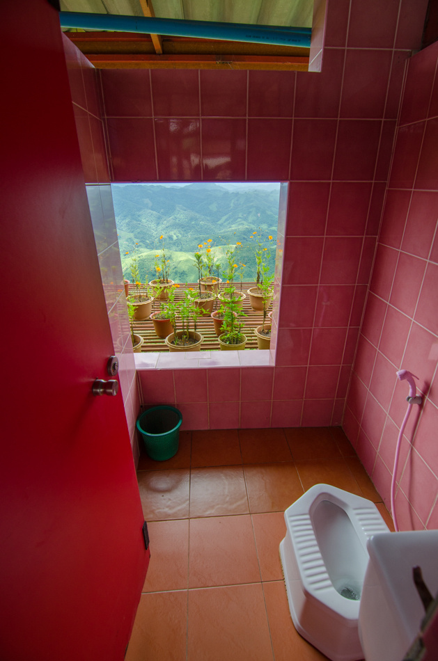 Фотоквест о самых эпических туалетах со всего мира - 23