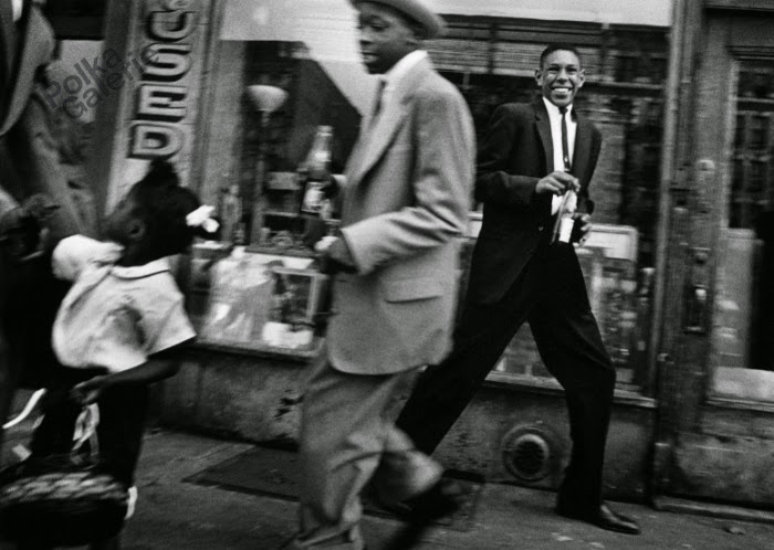 Спонтанность в уличных фотографиях Уильяма Кляйна