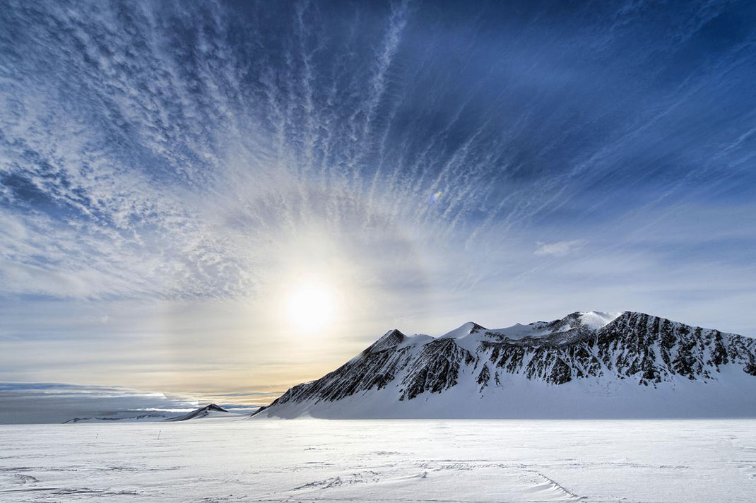 Антарктида – самая большая пустыня мира.