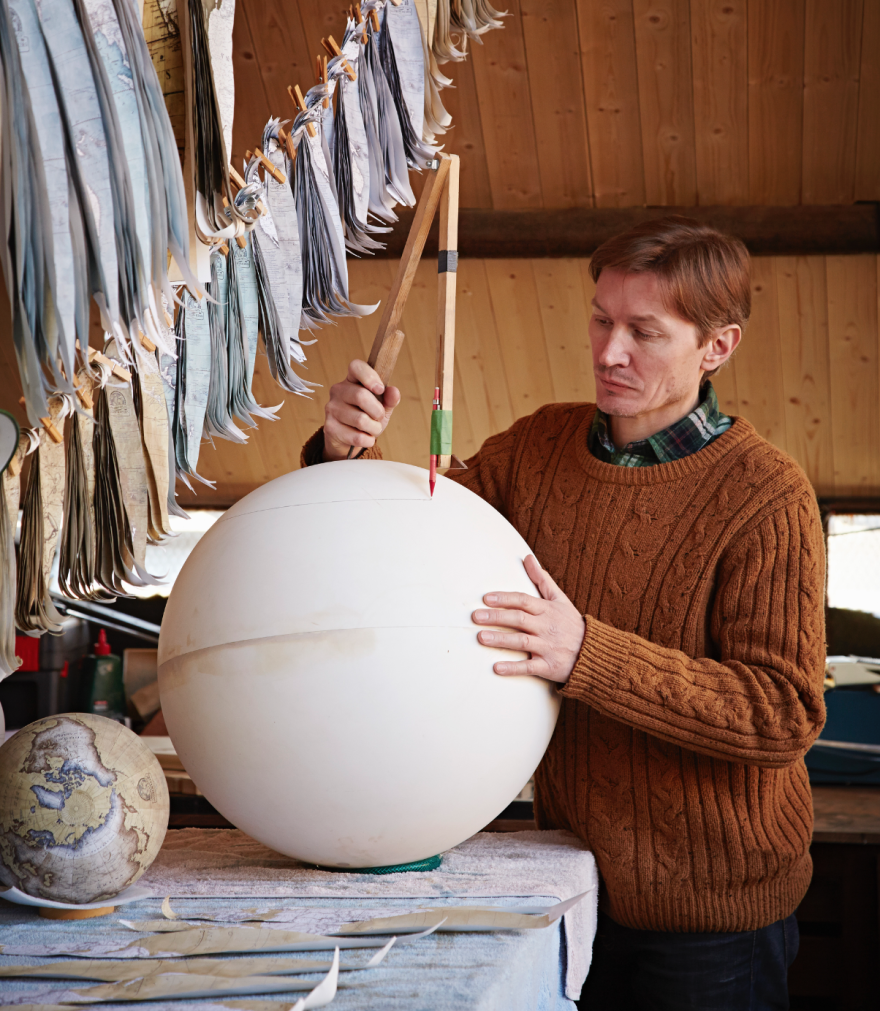 Глобусы ручной работы – дело тонкое, кропотливое, древнее и уникальное