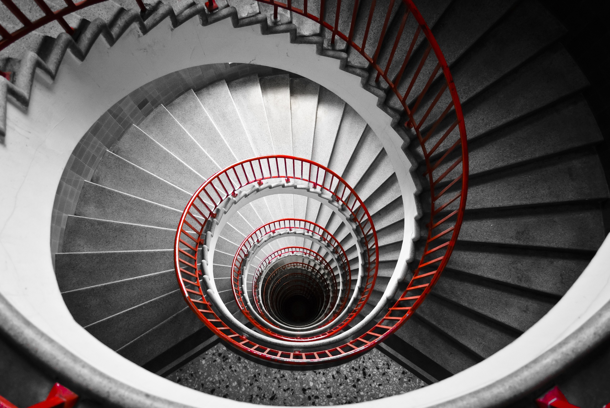 Коллекция чарующих фотографий спиральных лестниц - 13