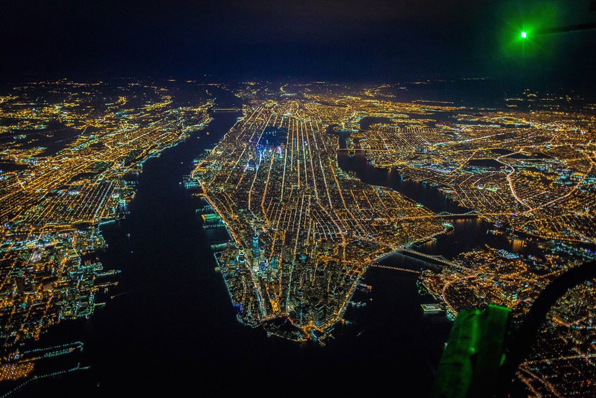Вечерний Нью-Йорк с высоты 2285 м - фото с вертолёта - 2