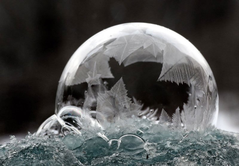 Что произойдёт, если надуть мыльные пузыри на морозе - фото (14)