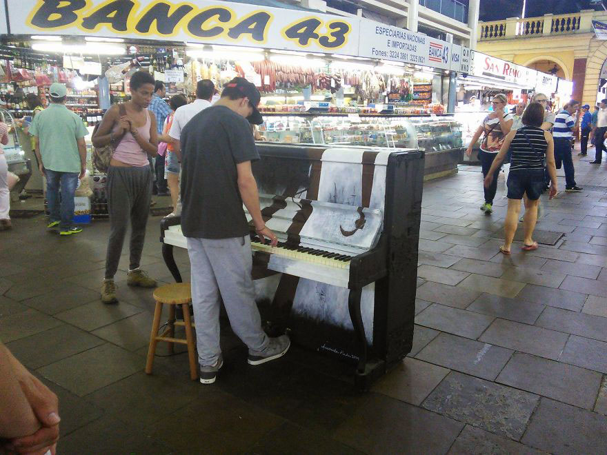 69 раскрашенных уличных пианино в разных городах мира-66