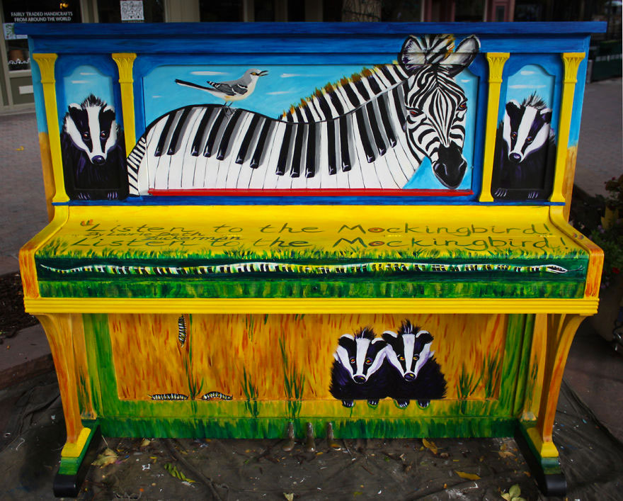 69 раскрашенных уличных пианино в разных городах мира-70