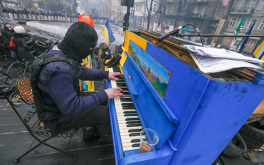 69 раскрашенных уличных пианино в разных городах мира-3