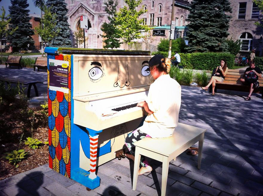 69 раскрашенных уличных пианино в разных городах мира-65