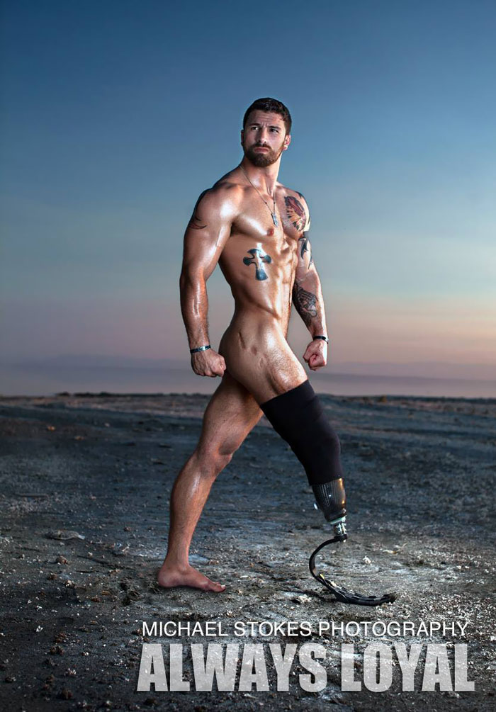 Ветераны-инвалиды в сексуально заряженной календарной фотосессии Майкла Стокса-18