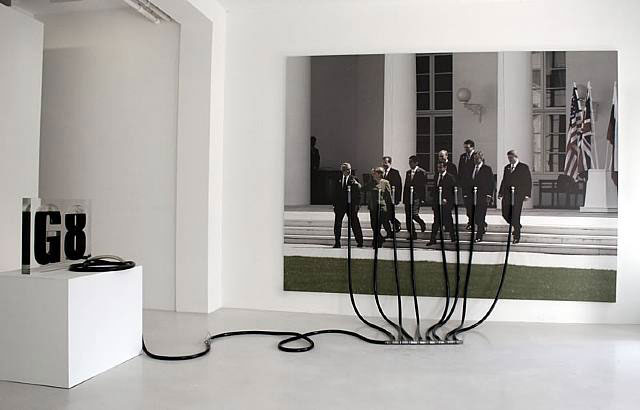 Инсталляции концептуального художника Андрея Молодкина о том, что нефть – плоть и кровь экономики Запада