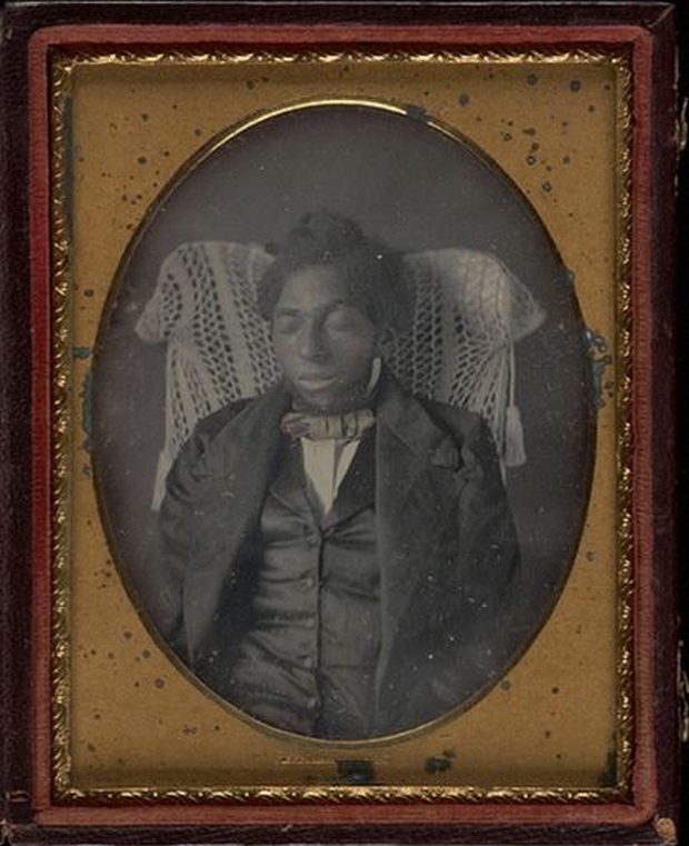 Самая странная традиция викторианской эпохи: посмертные фотографии