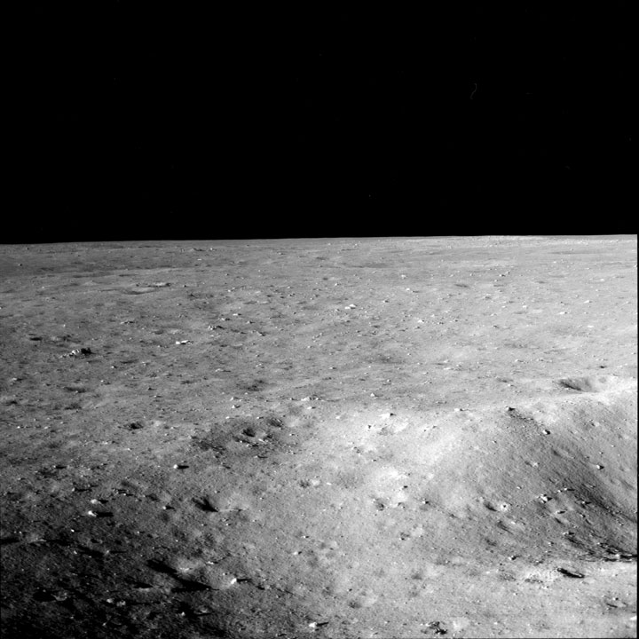 Обнародовали 1407 фотографий из архива НАСА, снятых во время полета на Луну - 51