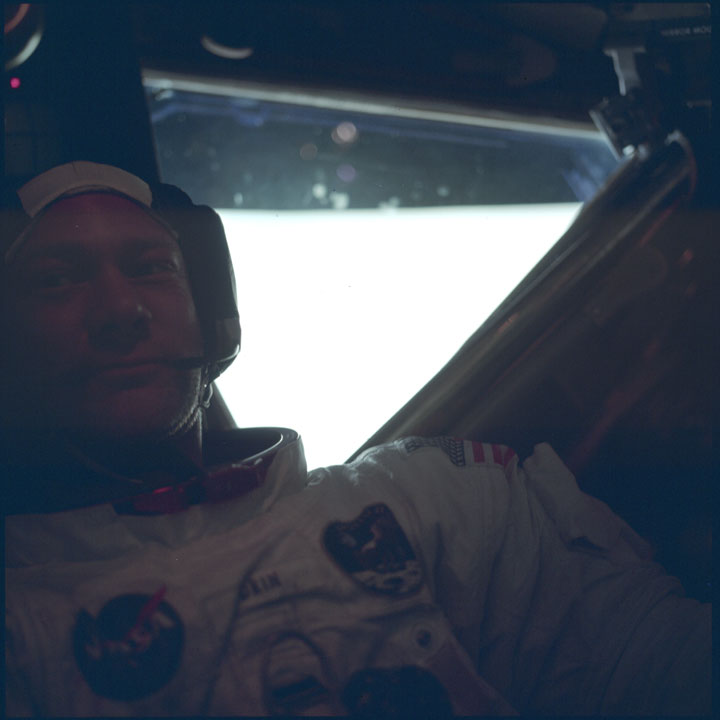 Обнародовали 1407 фотографий из архива НАСА, снятых во время полета на Луну - 42