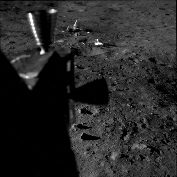 Обнародовали 1407 фотографий из архива НАСА, снятых во время полета на Луну - 55