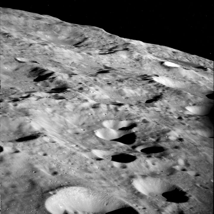 Обнародовали 1407 фотографий из архива НАСА, снятых во время полета на Луну - 72