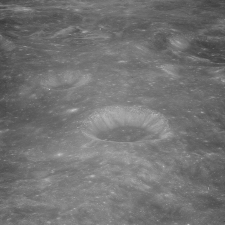 Обнародовали 1407 фотографий из архива НАСА, снятых во время полета на Луну - 77