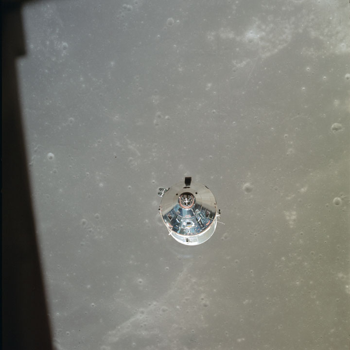 Обнародовали 1407 фотографий из архива НАСА, снятых во время полета на Луну - 33