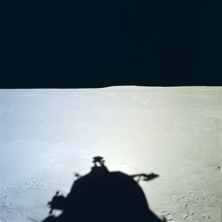 Обнародовали 1407 фотографий из архива НАСА, снятых во время полета на Луну - 40