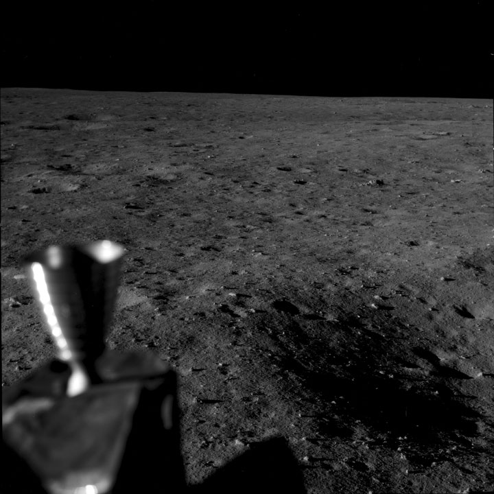 Обнародовали 1407 фотографий из архива НАСА, снятых во время полета на Луну - 47