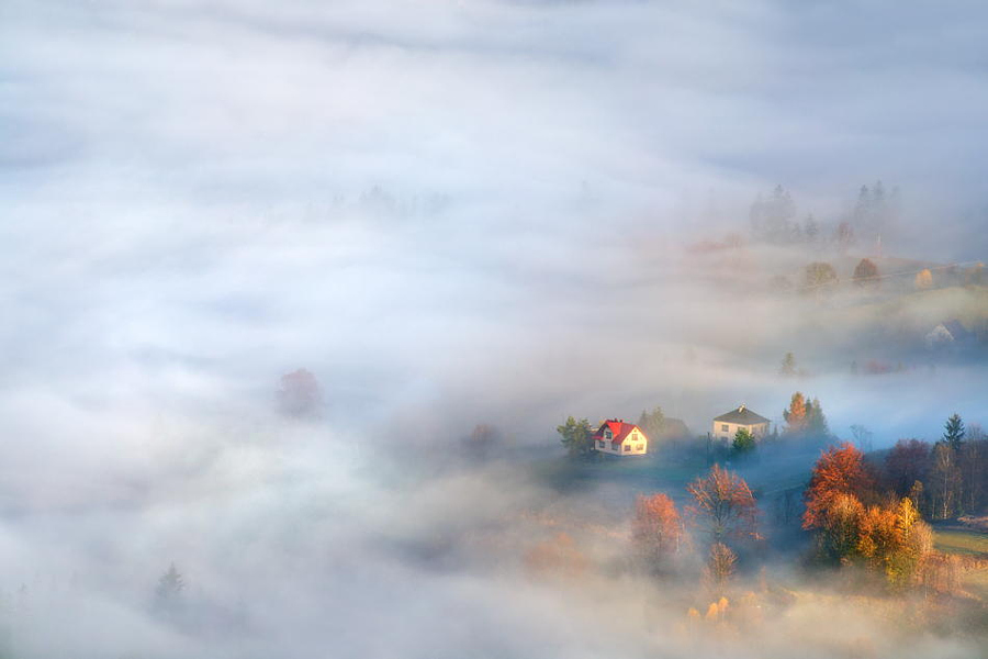 Прекрасные природные пейзажи, укутанные туманом (30 фото)
